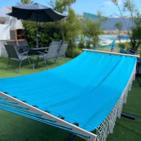 Casa Com Terraço E Piscina *