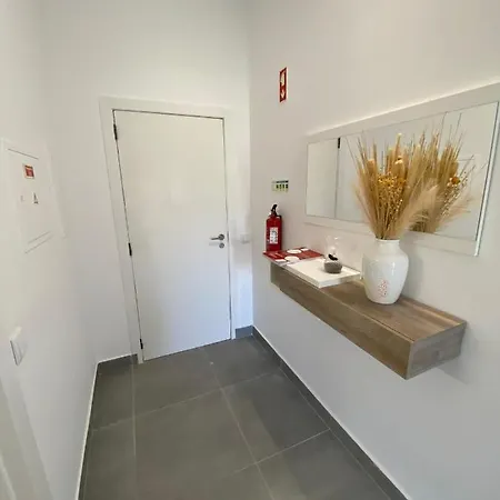 Casa Com Terraço E Piscina *