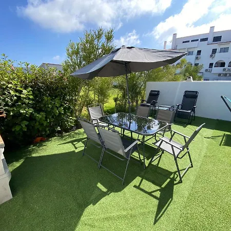 Casa Com Terraco E Piscina * 萨格里什
